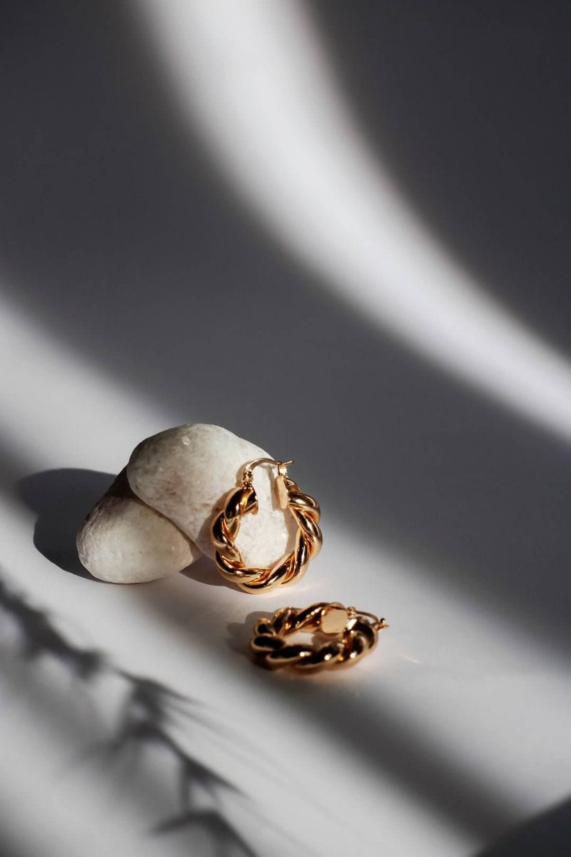 Sparkle and Shine: A Guide to Cleaning and Caring for Your Jewelry - AmenClub
