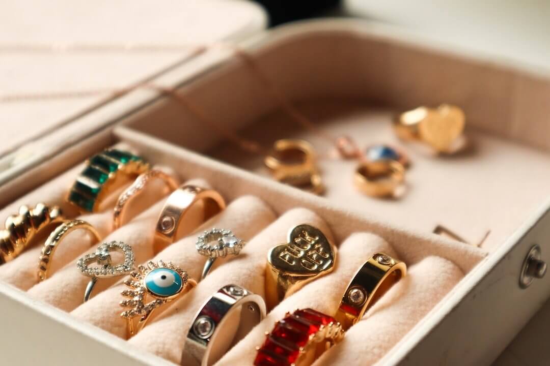A Sparkling Solution: Jewelry Storage and Organization Ideas - AmenClub