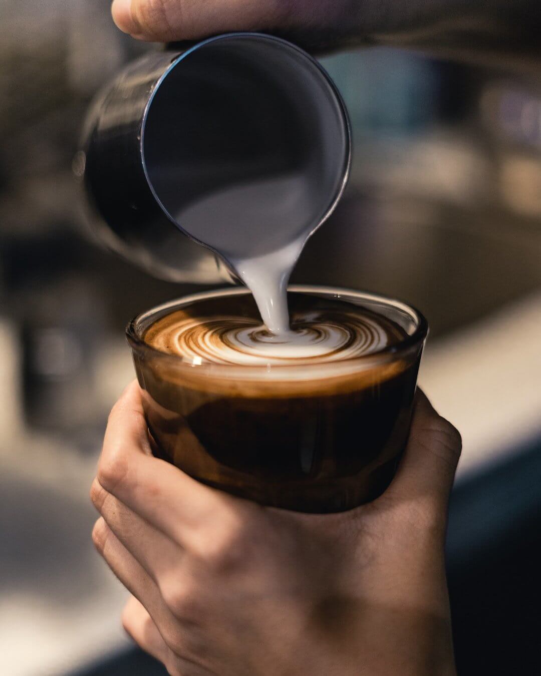 Mastering the Art of Latte Making: A Journey to Coffee Perfection - AmenClub
