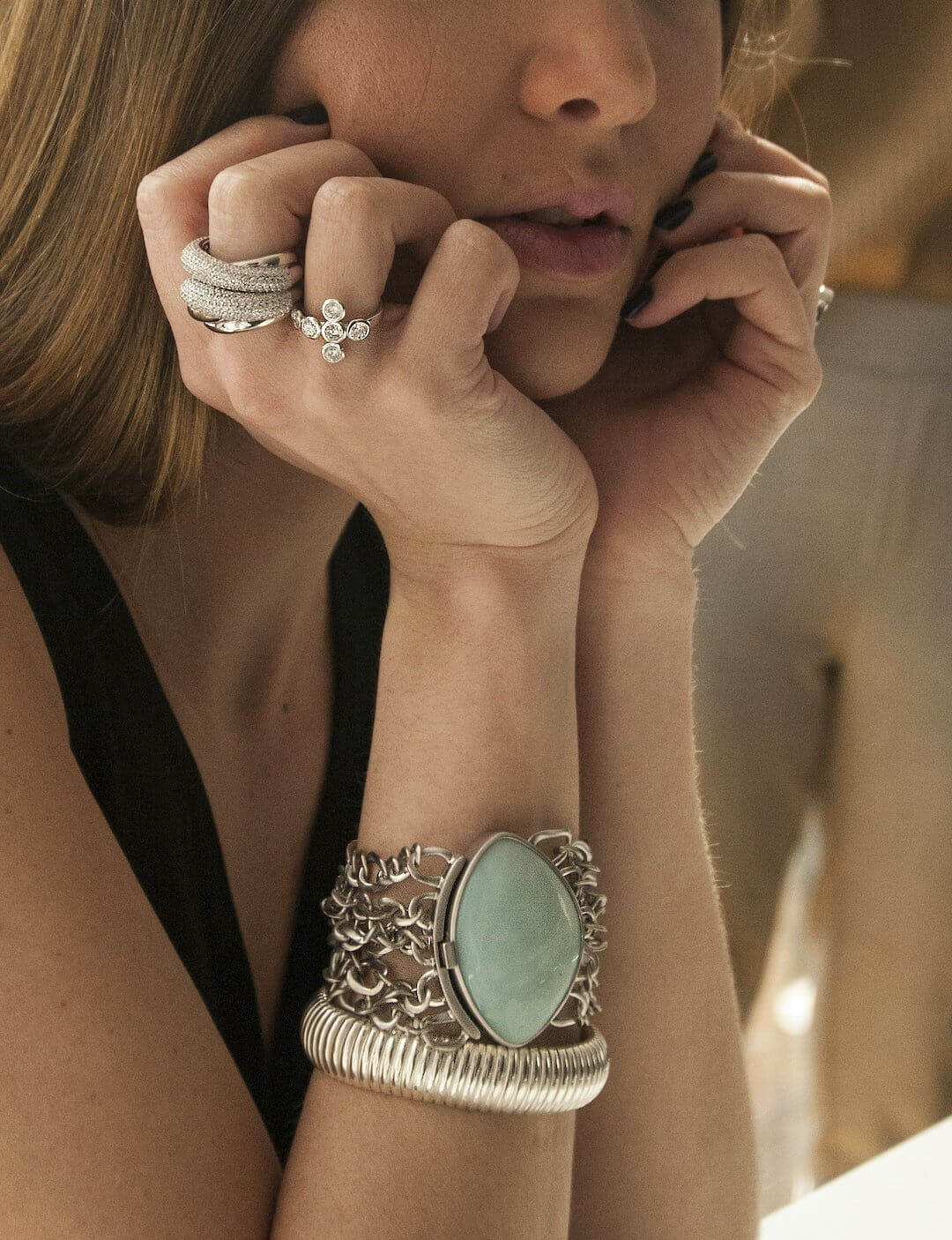 The Art of Mix and Match: Pairing Jewelry to Create Unique Looks - AmenClub