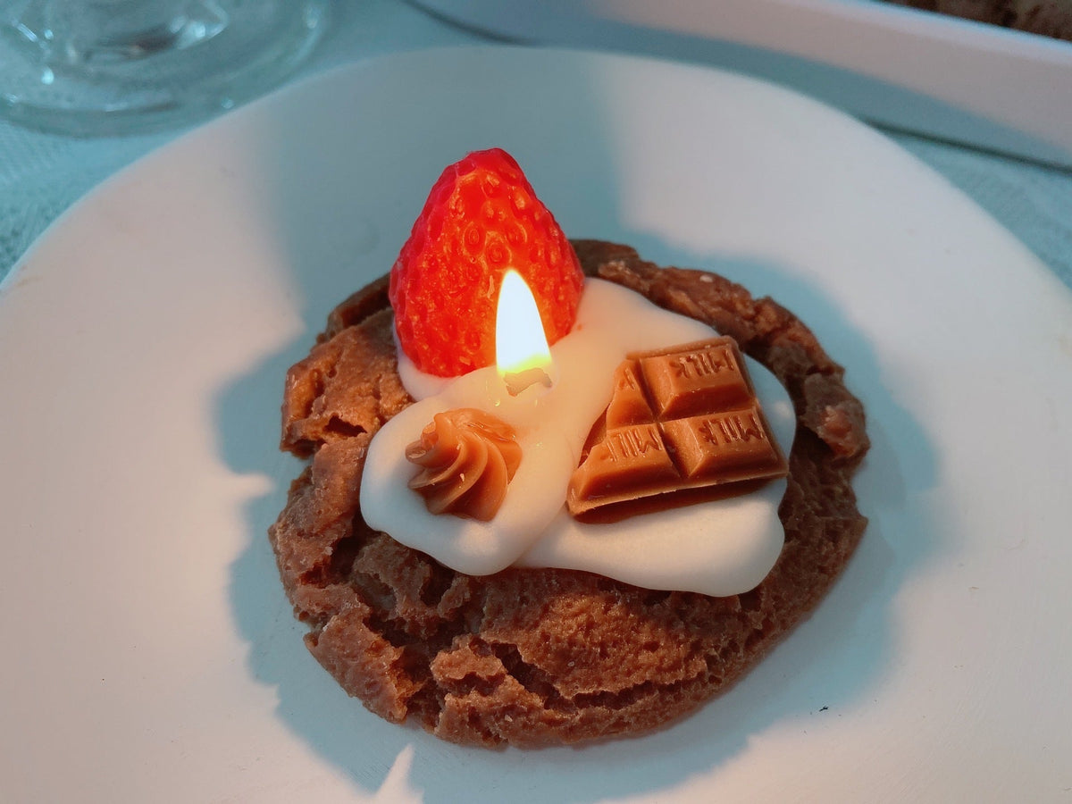 Strawberry Cookie Candle - Shopuz