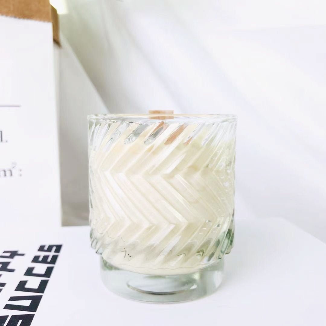 Woody & Floral Candle - Shopuz