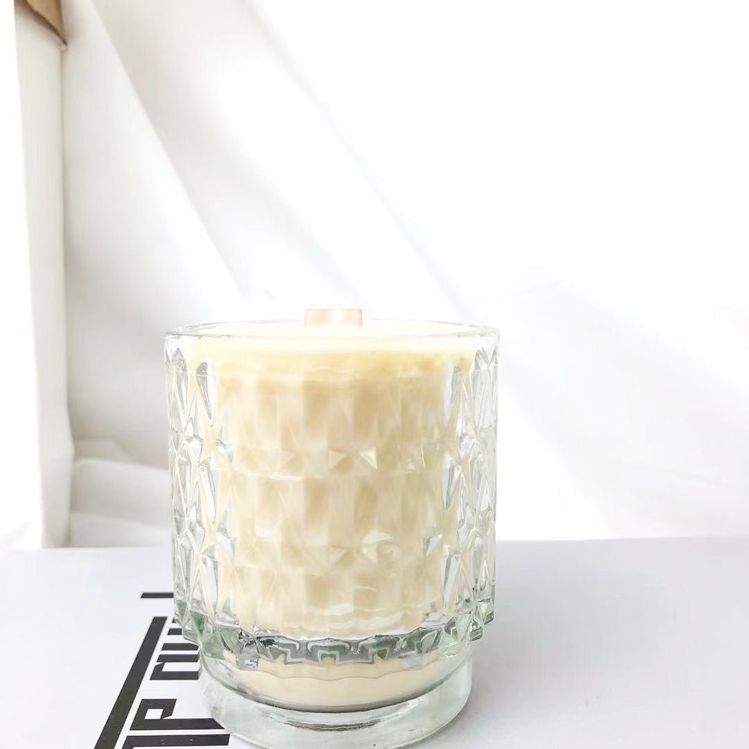 Woody & Floral Candle - Shopuz